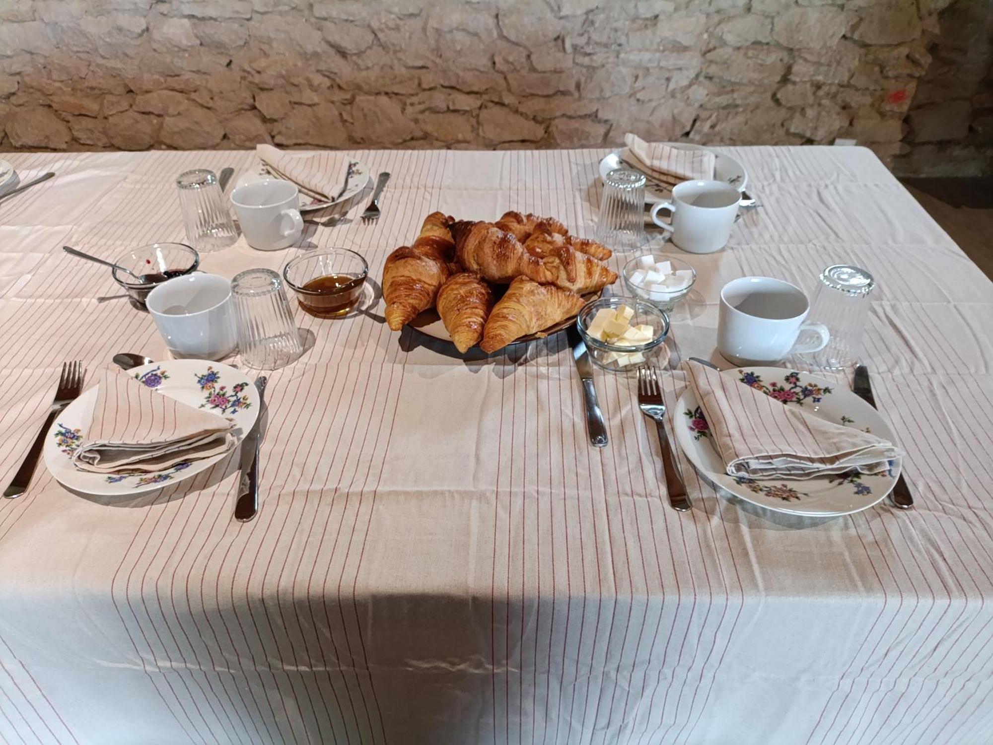 Les Chambres D'Emma Le Liege Bagian luar foto